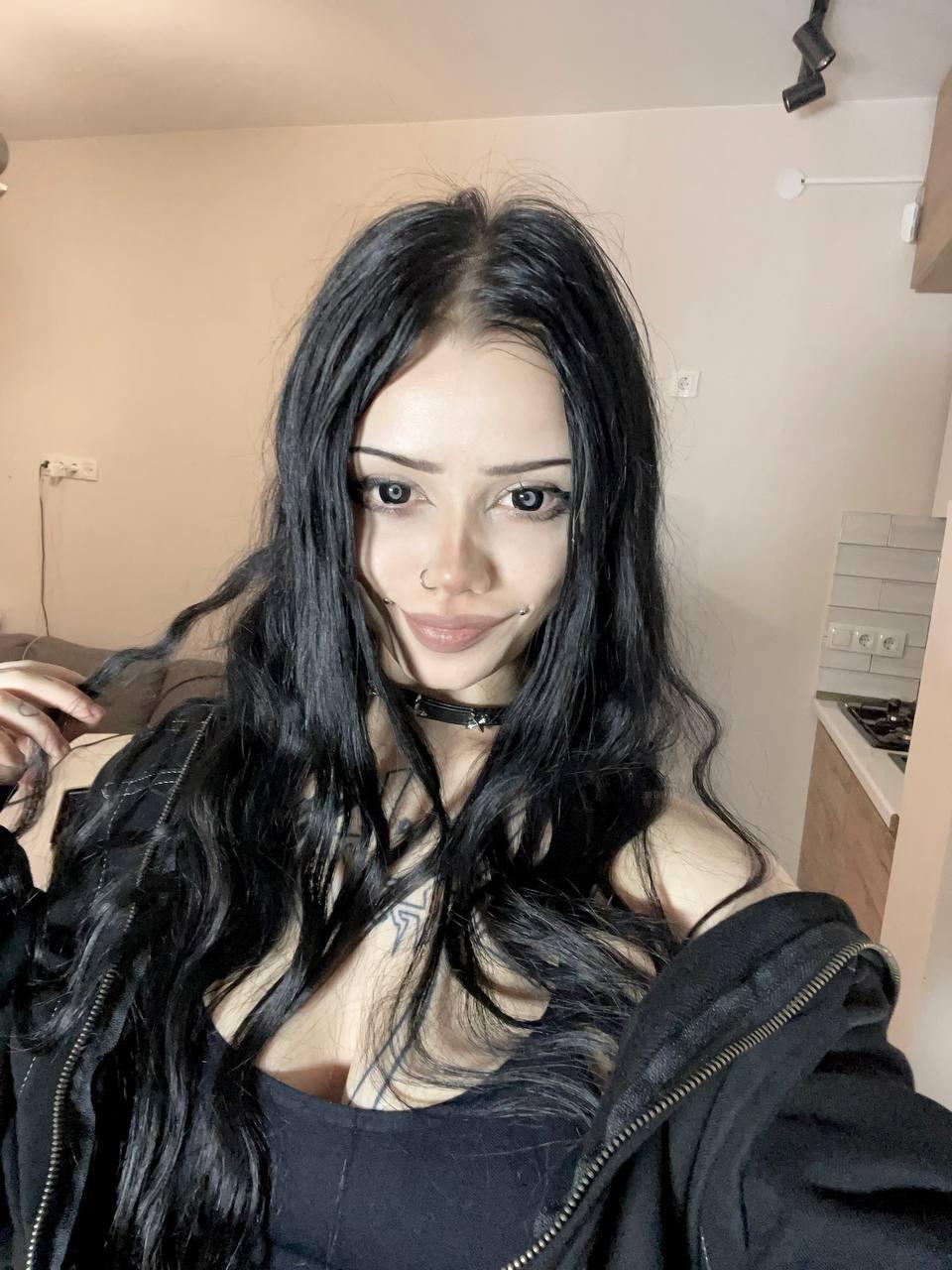 Portrait of Alt Angel Roxie in a black outfit